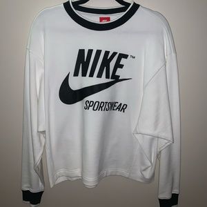 White and black nike women’s hoodie. size small.